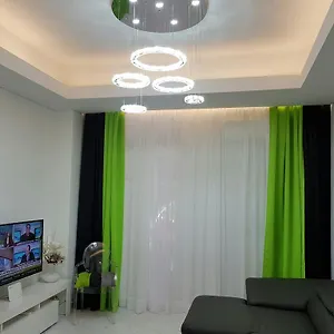 https://laura-grande-apartment.hotels-of-thessaloniki.com